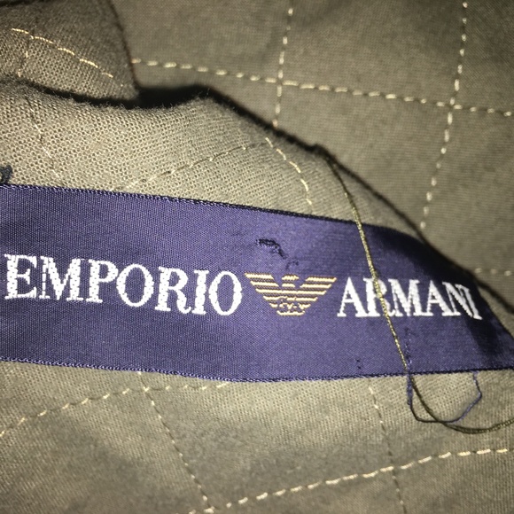 Cape - Picture 2 of 2